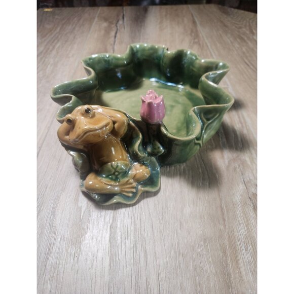 Whimsical Frog & Tulip Ceramic Trinket Dish - Picture 2 of 5